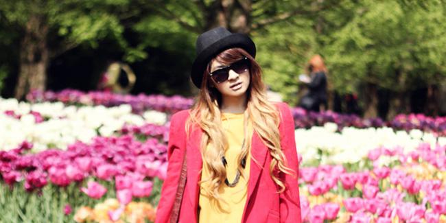 Fashion Blogger Anastasia Siantar dengan ombre hair blonde. Source brownplatform