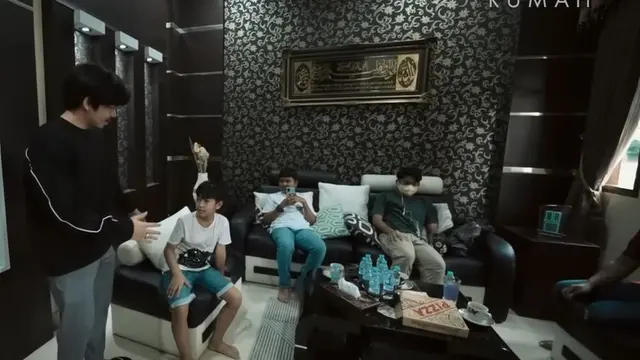 Narji memiliki rumah yang mewah dan luas (YouTube/AH)