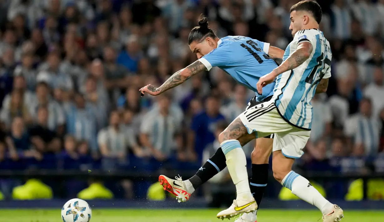 Namun, Lionel Messi dan kawan-kawan masih tetap di puncak klasemen dengan 12 poin. (AP Photo/Matias Delacroix)
