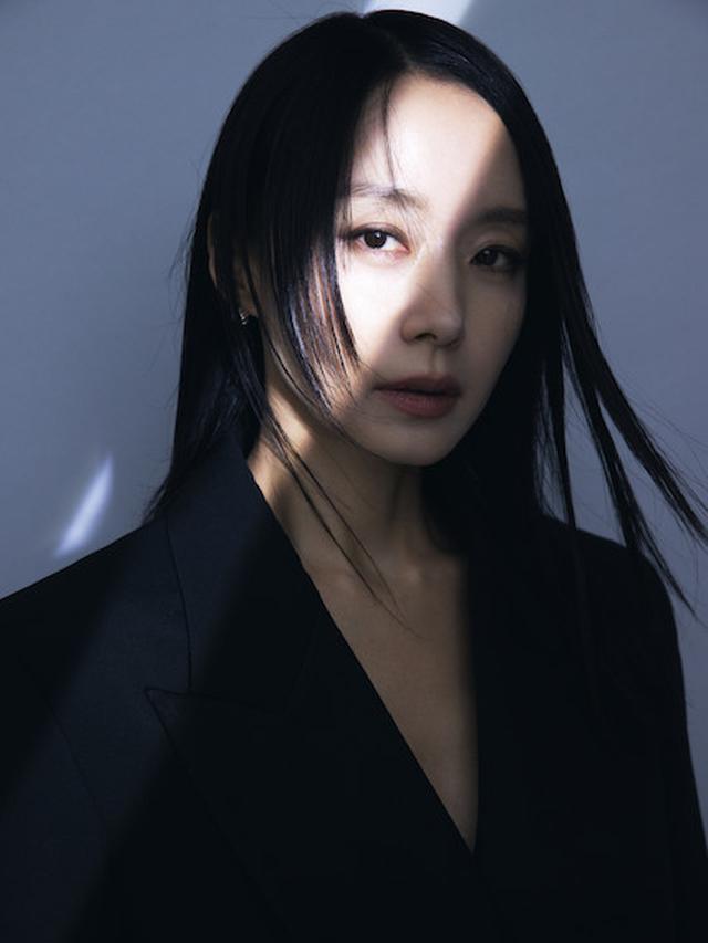 Jeon Do Yeon dalam glam photo Kill Boksoon. (Netflix)