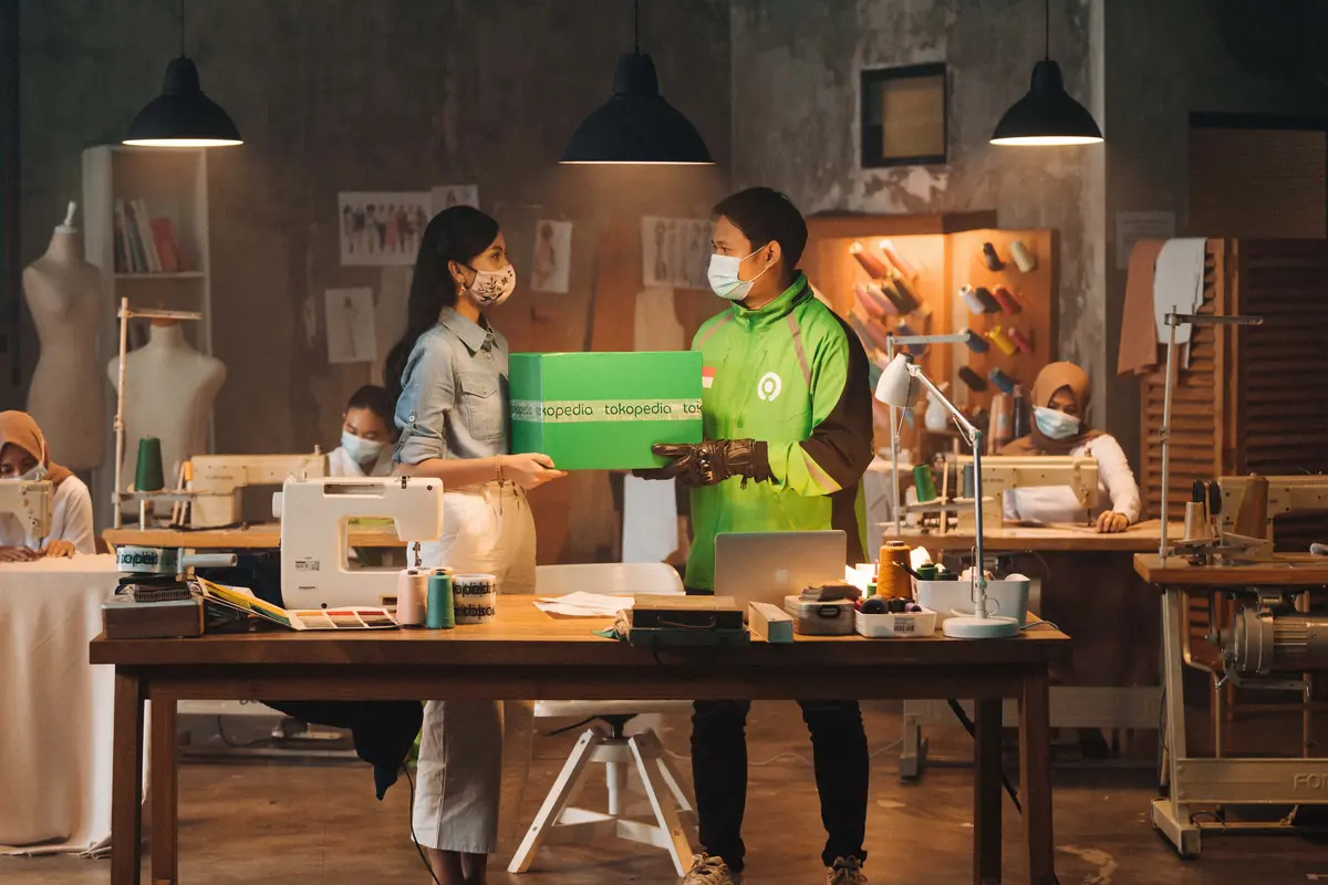 Gojek dan Tokopedia bentuk GoTo, grup teknologi terbesar di Indonesia.
