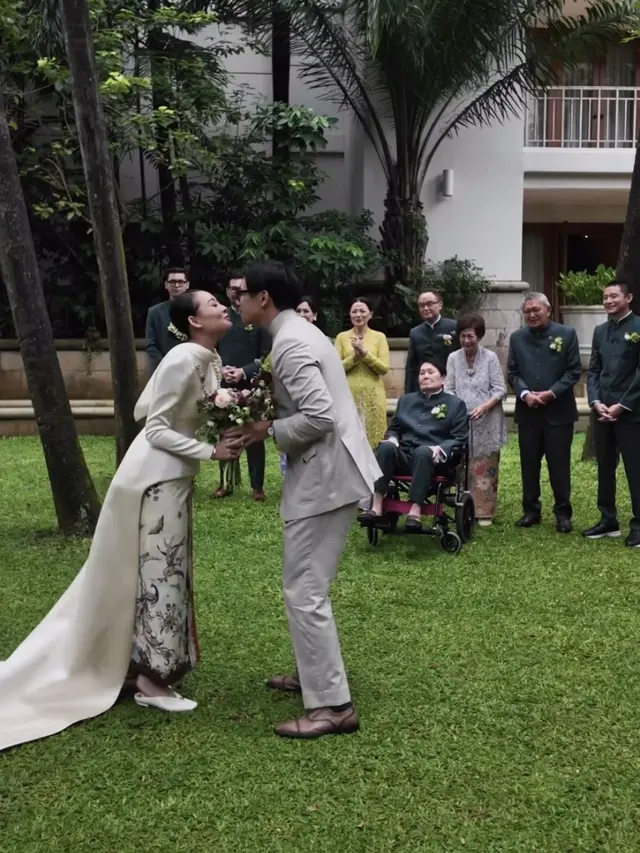 Pernikahan Brandon Salim dan Dhika Himawan. [@theweddingdaypress]