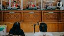 Terdakwa kasus pembunuhan Brigadir Nopriansyah Yosua Hutabarat atau Brigadir J, Ferdy Sambo dan Putri Candrawathi menjalani sidang lanjutan di PN Jakarta Selatan, Selasa (29/11/2022). JPU menghadirkan sembilan saksi dalam persidangan pekan ketujuh kasus pembunuhan Brigadir J dengan terdakwa Ferdy Sambo dan Putri Candrawathi. (Liputan6.com/Faizal Fanani)