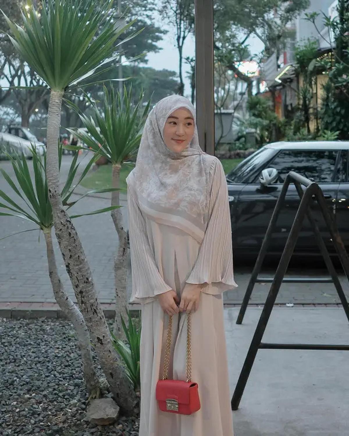 Potret 6 Artis Blasteran yang Putuskan Berhijab, Pesonanya Makin Terpancar