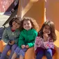 Anak-anak perempuan di Bright Horizons Natick, Amerika Serikat. (Dok. Instagram/@brighthorizons/https://www.instagram.com/p/ClB4g0TrYil/Dyra Daniera)