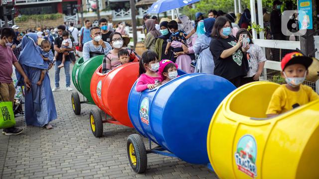 FOTO: Tempat Wisata Kawasan Puncak Dipadati Pengunjung