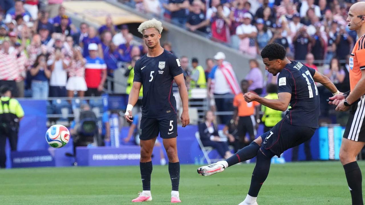 FOTO: Amerika Serikat Tersingkir Belgia Tantang Spanyol di Perempat Final