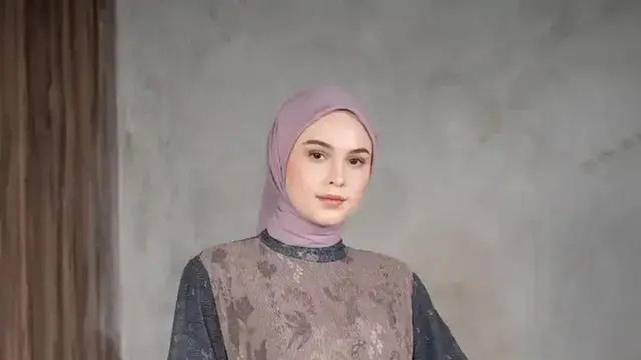 7 Model Baju Tunik Terbaru 2025 untuk Wanita Berhijab, Tampil Modis dan Anggun