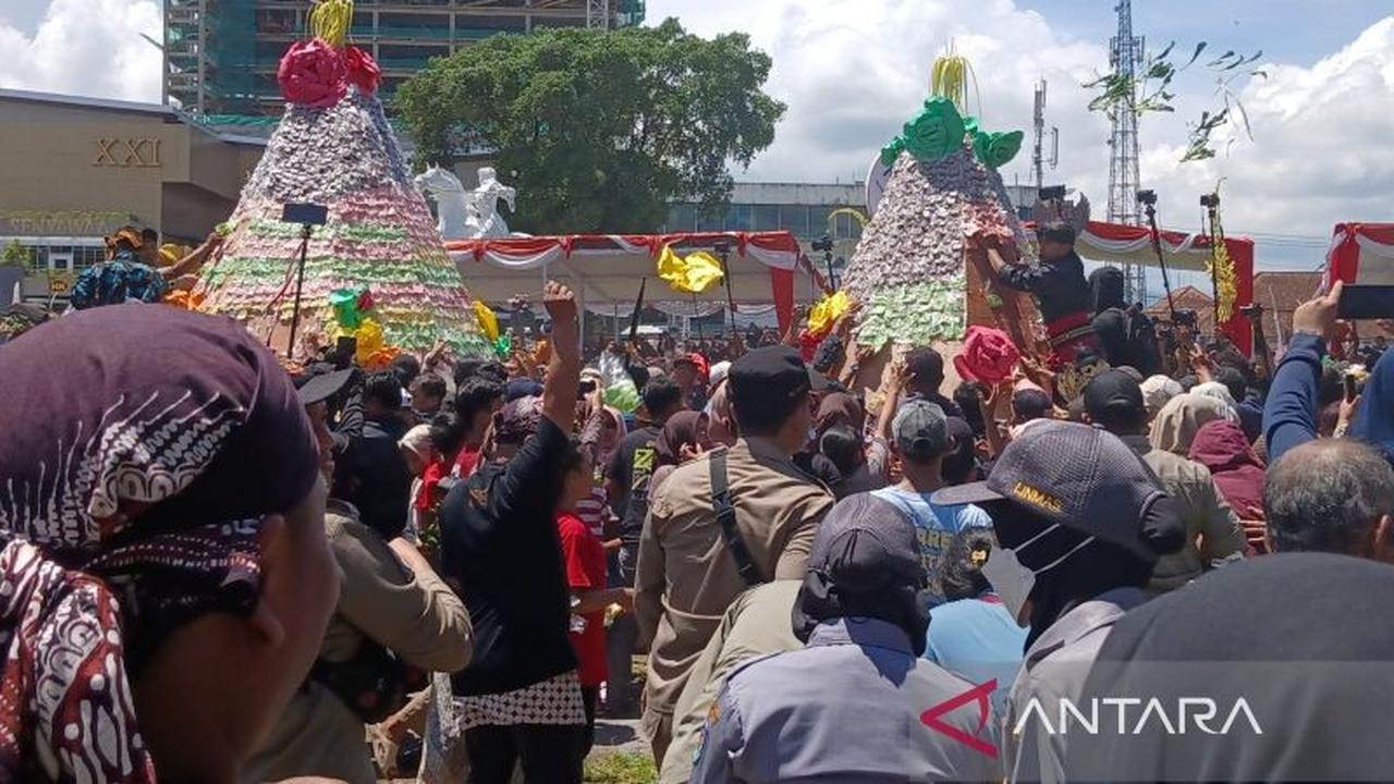 Ribuan Warga Meriahkan Gerebek Getuk Magelang dalam Hari Jadi ke-1.120 Kota