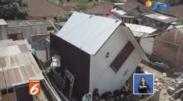 Ide Sukarno untuk membangun rumah yang tidak lazim ini adalah untuk mengajak warga desanya agar mau berbenah dan bangkit menata hidup kembali pasca-gempa.
