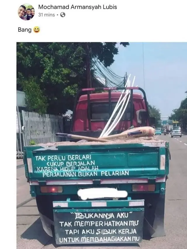 7 Tulisan Kata Mutiara Nyeleneh di Belakang Mobil Ini Bikin Geleng Kepala