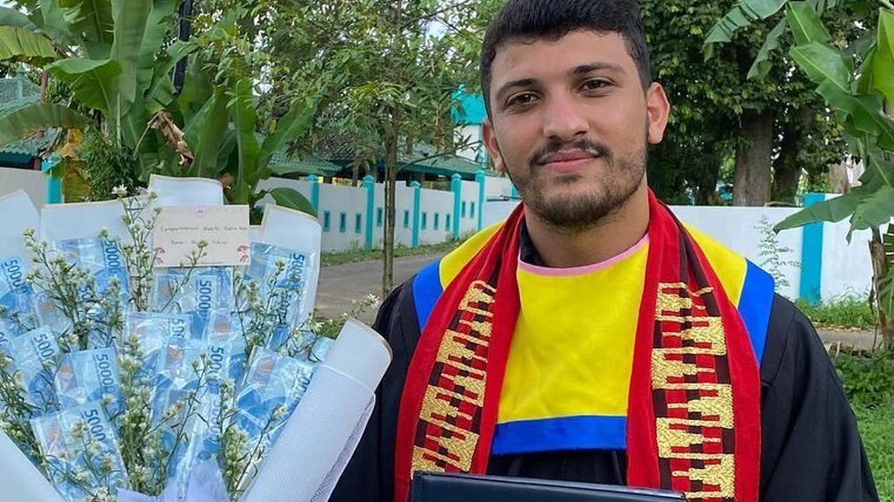 Yahia Taha saat ini menempuh kuliah di Universitas Lampung.
