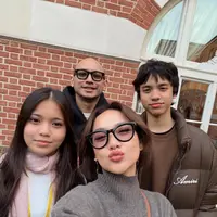 Intip gaya Bunga Citra Lestari antar Noah sekolah di Oxford (@itsmebcl)