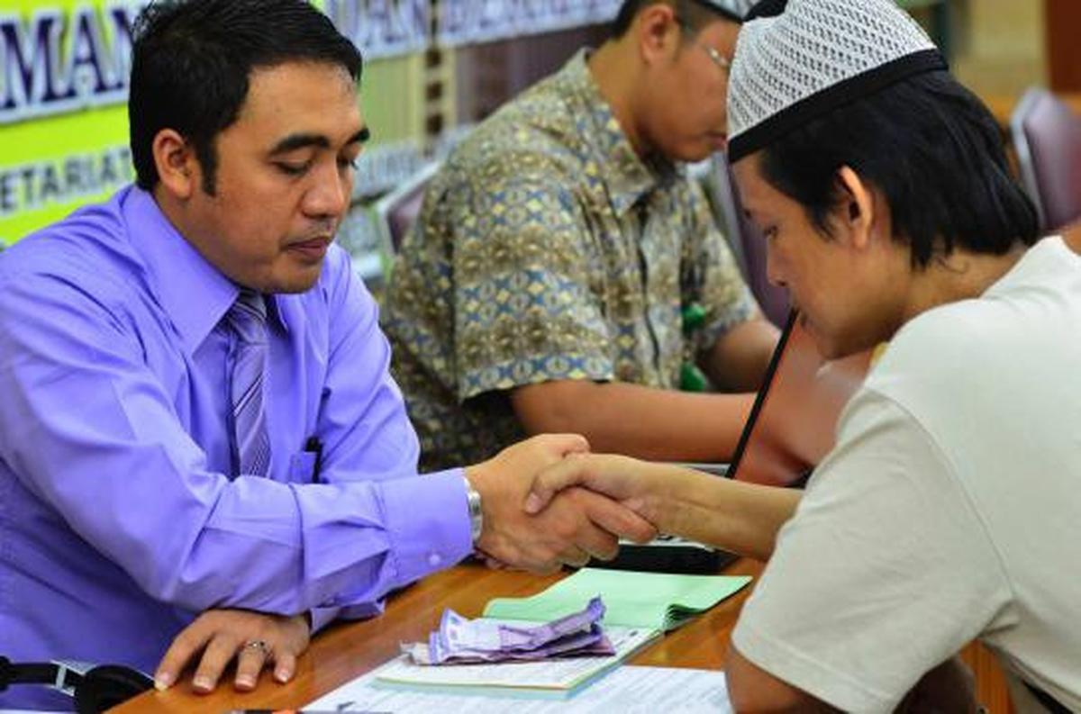 Bayar zakat fitrah di Masjid Istiqlal