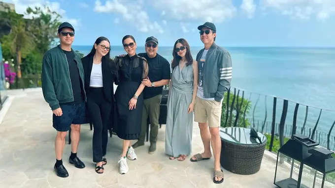 Potret Kompak Maia Estianty Liburan di Bali Bareng Anak Mantu dengan Gaya yang Tampil Modis