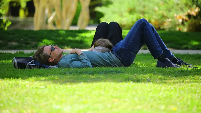 Ketika Menyadari Aku Jatuh Cinta Pada Sahabatku