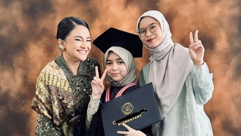 7 Potret Marshanda dan Sienna Liburan Bareng Keluarga, Netizen ...