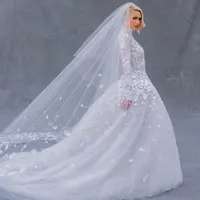 Gaun pernikahan Paris Hilton rancangan Oscar de la Renta. Foto: Document/Instagram.