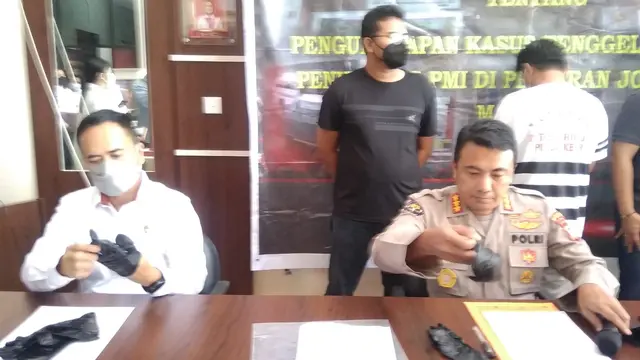 Polda Kepri menjerat otak pengiriman PMI ilegal ke Malaysia dengan pasal berlapis. (Foto: Liputan6.com/Ajang Nurdin)