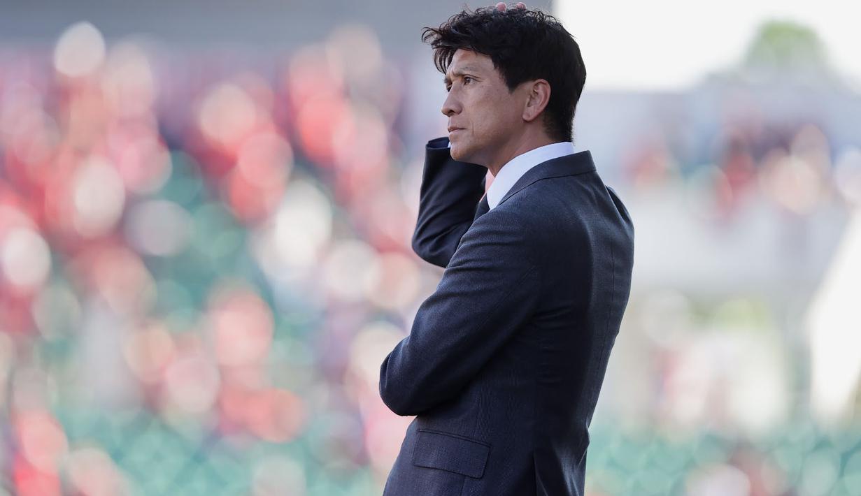 Akio Kogiku memulai karier kepelatihannya di Cerezo Osaka sejak lulus kuliah pada 1998 dengan menangani Tim U-18 Cerezo. Setelah itu, Kogiku sempat menjadi pemandu bakat serta asisten pelatih di Cerezo Osaka. (J.LEAGUE)