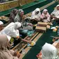 Personel Polres Kampar Salat Subuh berjamaah di Masjid Nurul Nurul Iman, Desa Kampa, Kecamatan Kampar. (Liputan6.com/ ist)