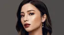 <p>Nikita Willy dengan lipstik merah yang bold. Lipstik merah memang tidak pernah menjadi pilihan yang salah, terutama untuk menojolkan fitur-fitur wajah lainnya, termasuk area mata, seperti terlihat dalam foto Nikita Willy yang satu ini. Foto: Instagram.</p>