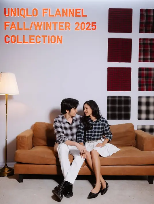 Shenina Cinnamon tampil kompak dengan sang suami saat padukan kemeja flannel dan bawahan putih. Namun sang aktris pilih kemeja flannel yang dimasukkan ke dalam rok ruffle mininya dan dipadu flatshoes hitam [@angga]