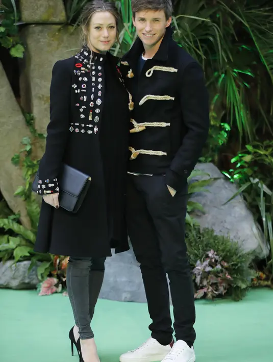 Sementara itu anak kedua mereka yang baru saja lahir diberinama Luke Richard Bagshawe. (TOLGA AKMEN / AFP)