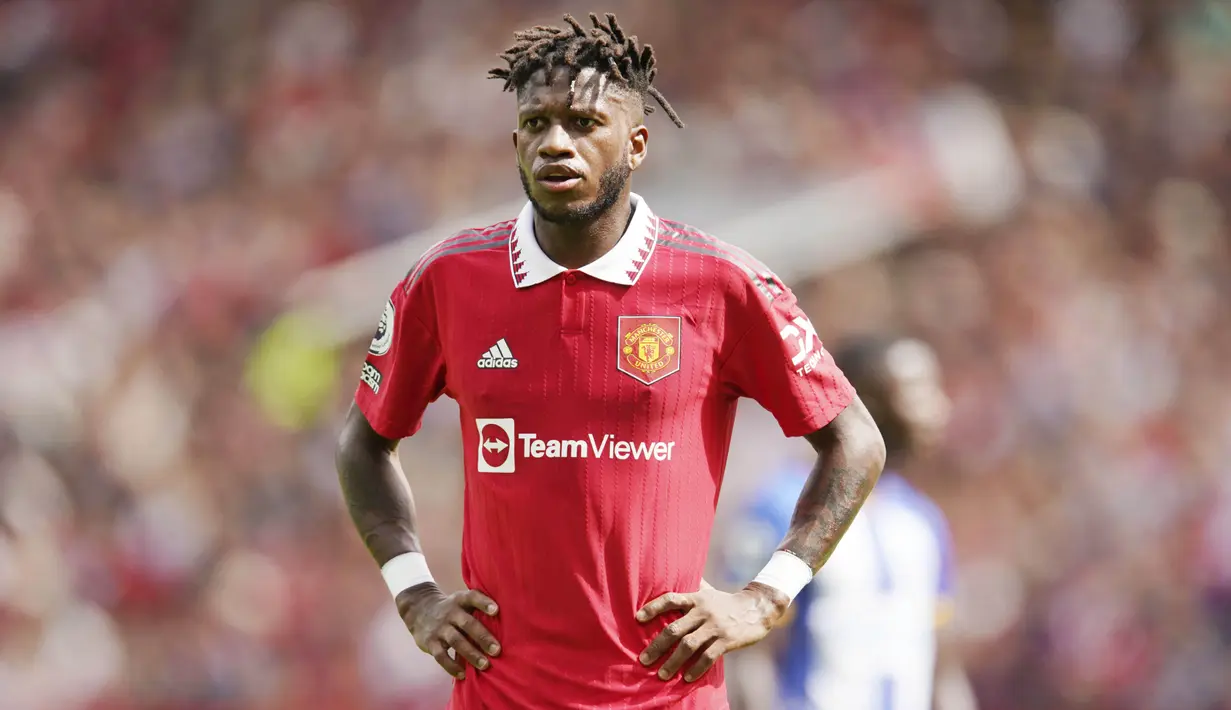 Penampilan Fred bisa dibilang jauh dari harapan saat MU takluk dari Brighton & Hove Albion. Pemain berusia 29 tahun itu adalah pemain pertama yang diganti Ten Hag lantaran kinerja yang tidak maksimal. (AP/Dave Thompson)