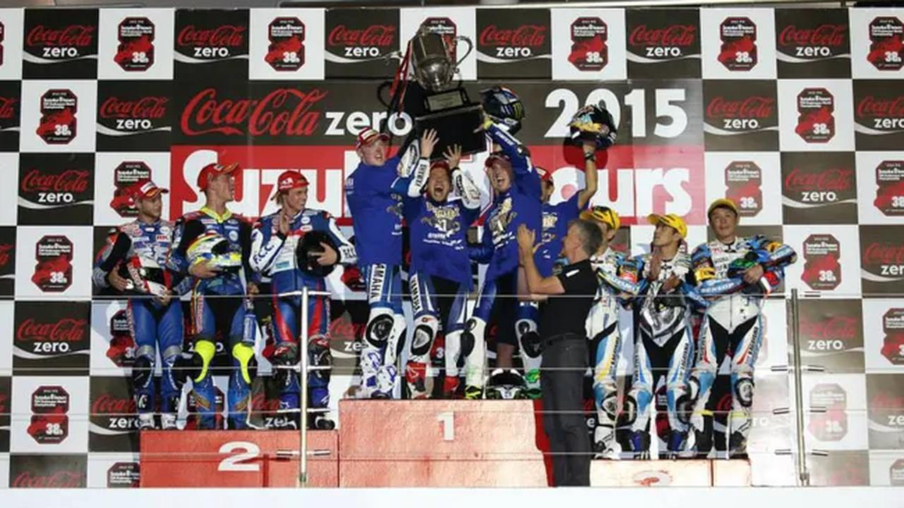 Bradley Smith, Katsuyuki Nakasuga dan Pol Espargaro di podium Suzuka 8 Hours 2015. (c) Yamaha Motor Racing