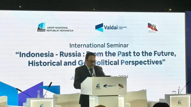 Plt. Kepala Arsip Nasional Republik Indonesia (ANRI) Imam Gunarto saat membuka seminar bertajuk "Indonesia – Russia: From the Past to the Future, the Historical and Geopolitical Perspective" pada Selasa (24/9/2024) di Hotel Borobudur, Jakarta.