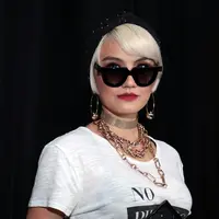 Prestasi Agnez Mo dalam kancah internasional memang semakin meningkat. Kalau menurut kamu, bagaimana penampilan Agnez Mo sekarang  usai lagunya yang berudul Long As I Get Paid dirilis? (Deki Prayoga/Bintang.com)