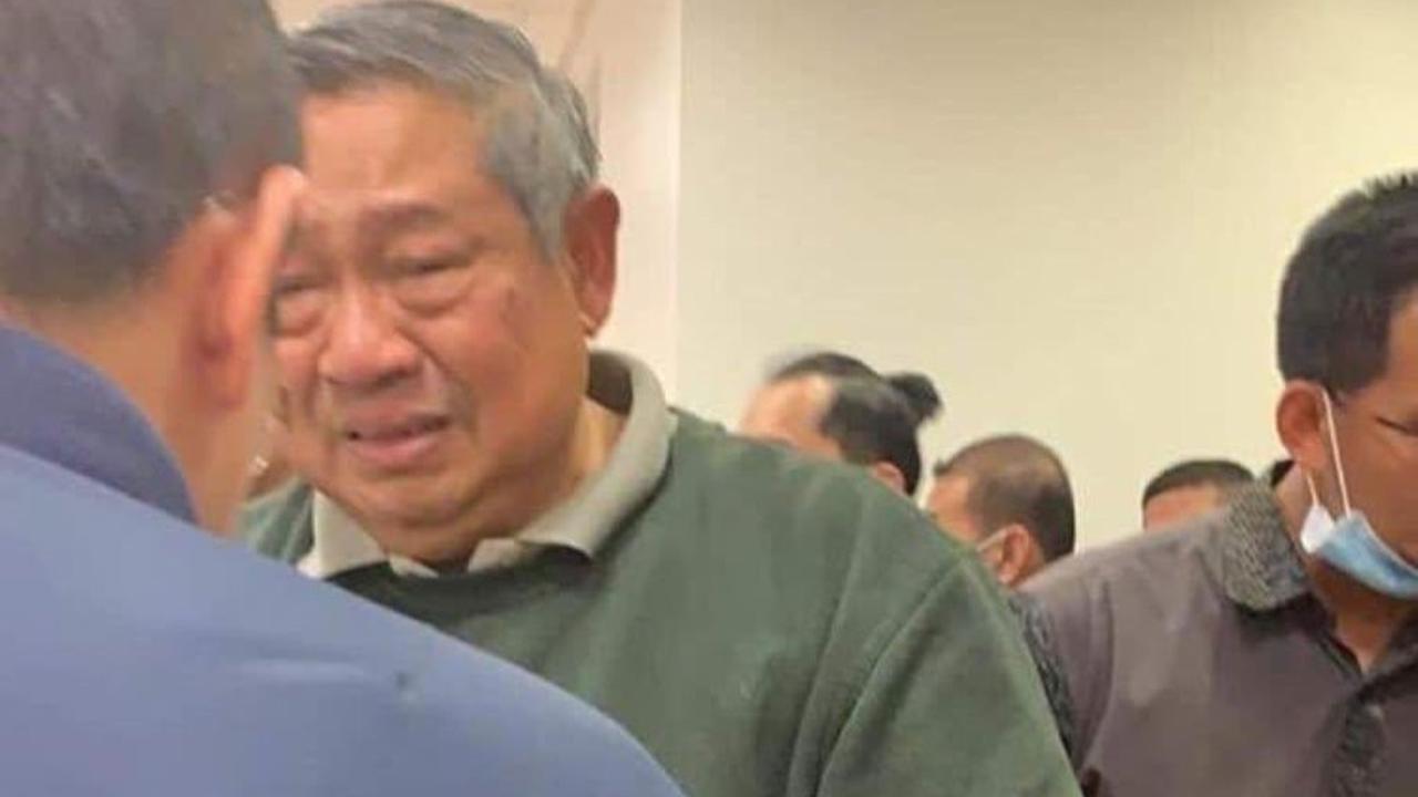 Foto Susilo Bambang Yudhoyono (SBY) usai sang istri Ani Yudhoyono meninggal yang beredar di media sosial