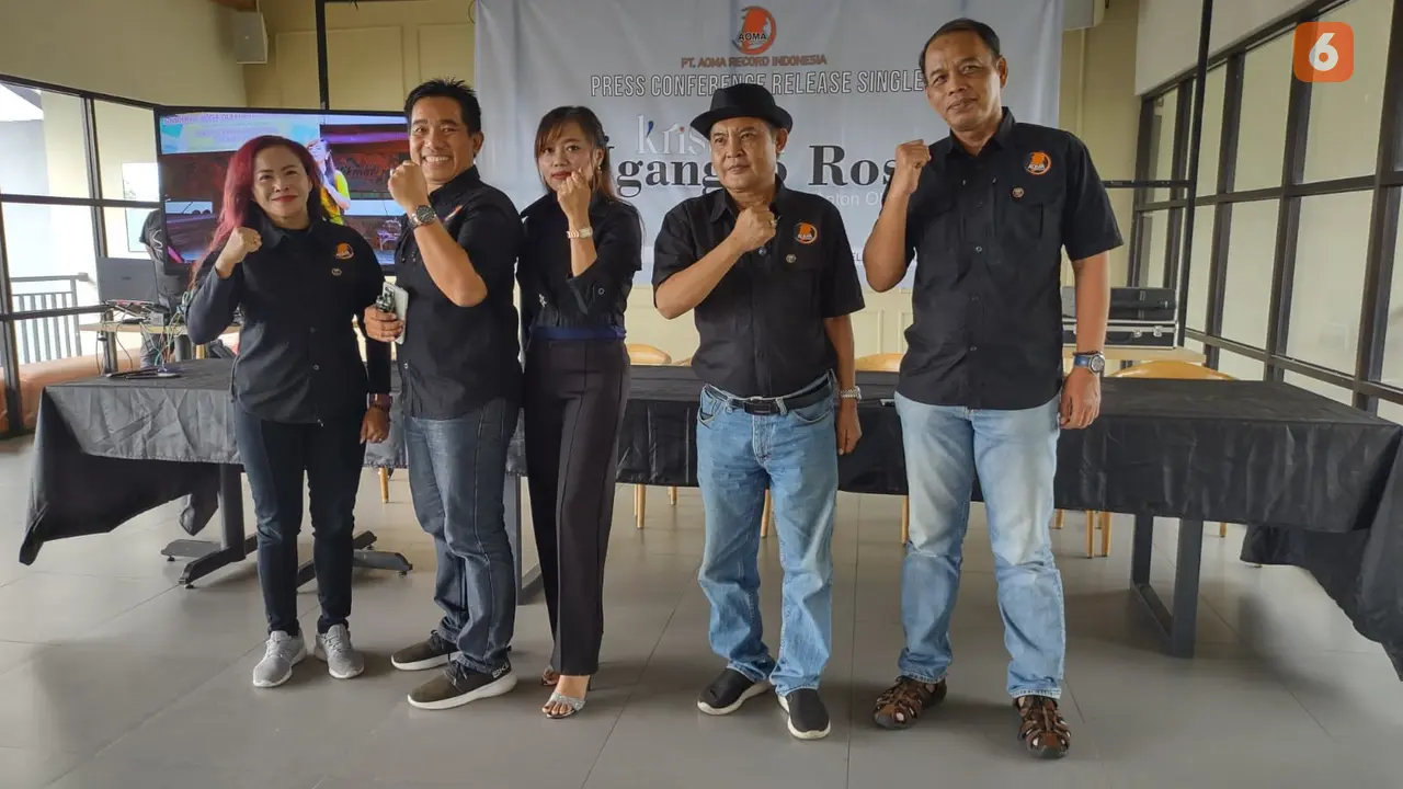 Cara Anton Obama (bertopi) Kenalkan Destinasi Wisata Solo Raya Lewat Lagu Pop Dangut