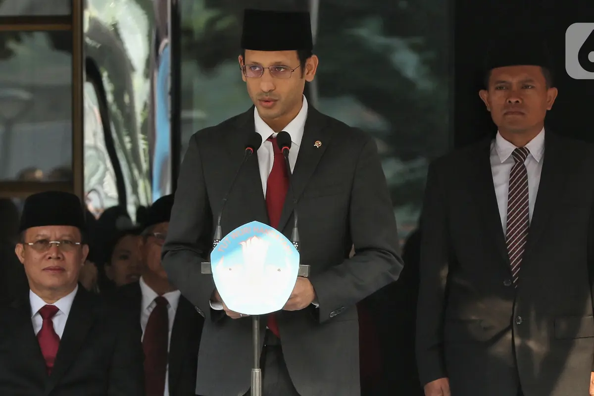 Menteri Nadiem Pimpin Upacara HUT ke-74 PGRI dan Hari Guru Nasional