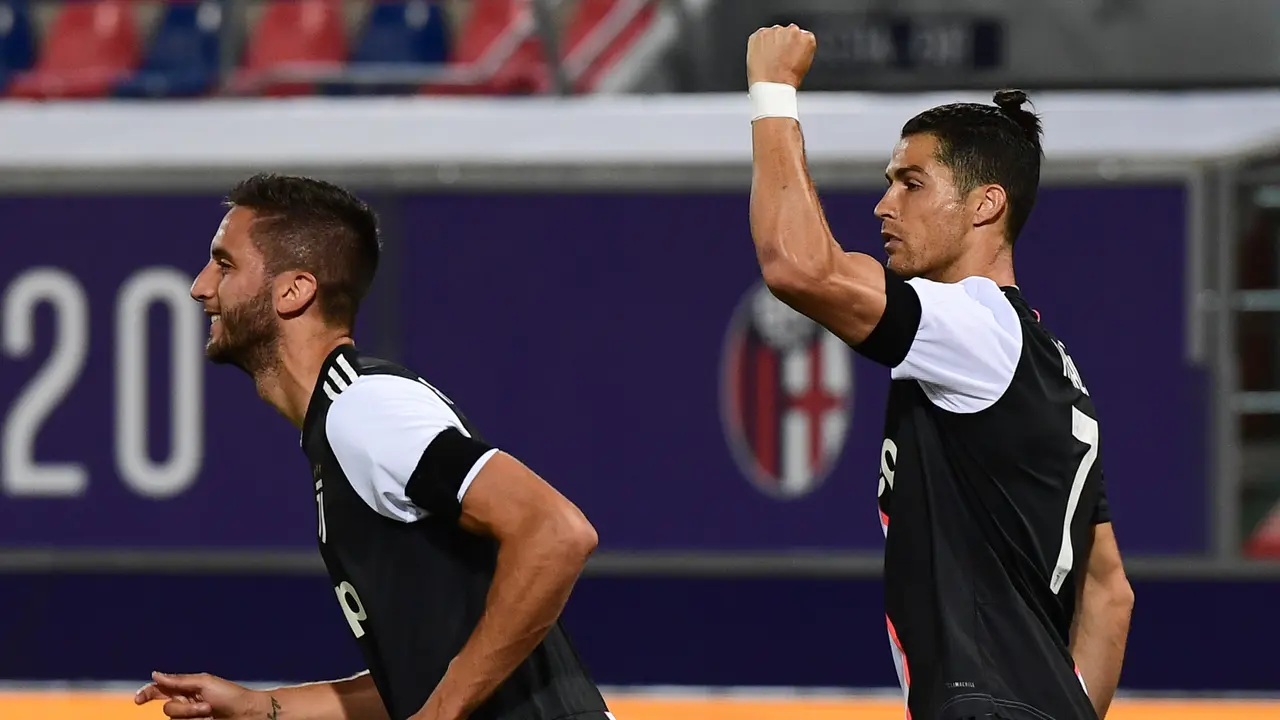 Ronaldo dan Dybala Antar Juventus Taklukkan Bologna