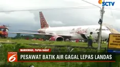 Pesawat Batik Air tipe Air Bus A-320 tergelincir di ujung landasan Bandara Rendani, Manokwari, Papua Barat.