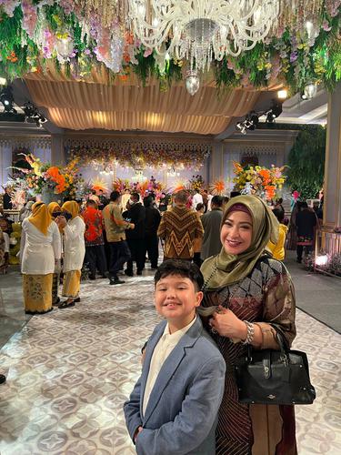 Neng Wirdha di resepsi pernikahan putri Gubernur DKI Jakarta Anies Baswedan
