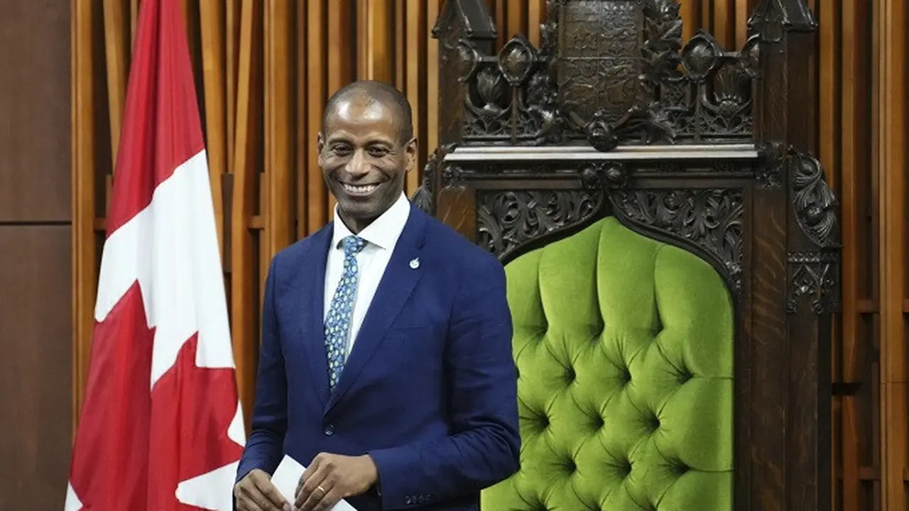 Greg Fergus tercatat sejarah sebagai kulit hitam pertama yang menjabat ketua DPR Kanada. (Dok. Sean Kilpatrick/AP)
