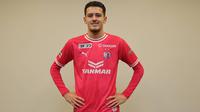 Pemain naturalisai Timnas Indonesia, Justin Hubner akhirnya lebih memilih meninggalkan Premier League untuk bergabung dengan J1 League bersama Cerezo Osaka pada awal musim J1 League 2024. Dalam wawancara bersama klub barunya, kesempatan bermain dengan tim utama menjadi pertimbangan ia meninggalkan Wolverhampton U-21 untuk bergabung dengan Cerezo Osaka. Klub yang juga dihuni eks penggawa Manchester United, Shinji Kagawa akan dijadikan jembatan baginya untuk kembali ke Wolverhampton dan menembus tim utama. (cerezo.jp)