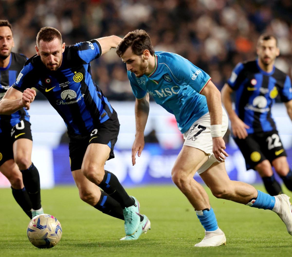 Pertandingan ini diprediksi akan berlangsung ketat, namun Inter Milan tampil lebih dominan. Mereka berhasil melepaskan 22 tembakan, dengan 6 di antaranya tepat sasaran. <br>(Foto REUTERS / Ahmed Yosri)<br>