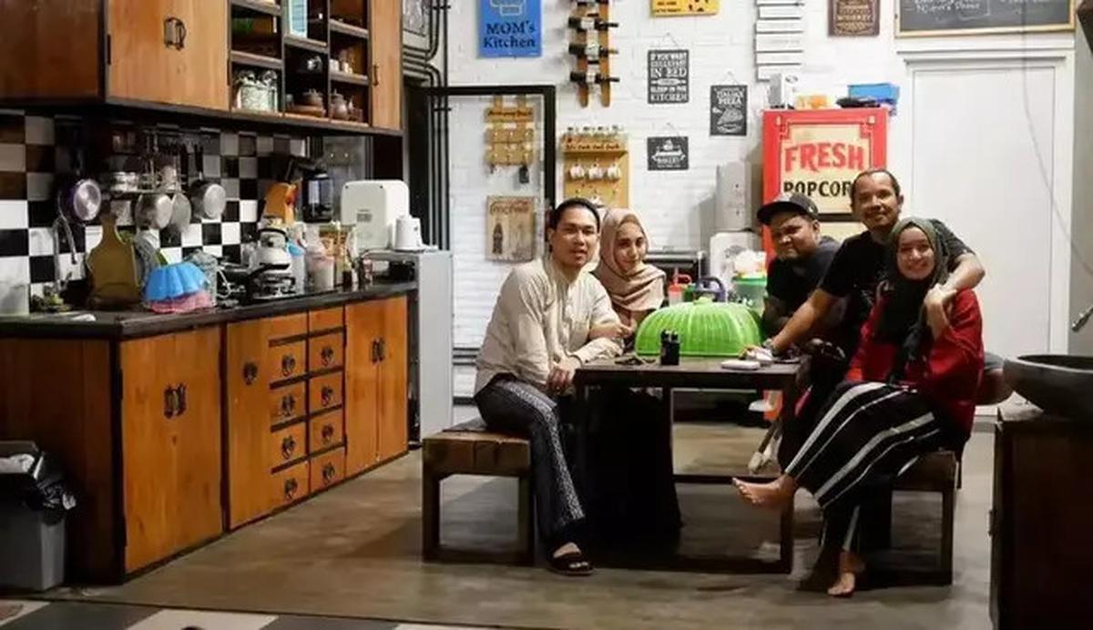 Potret Dapur Model Kayu Milik Cella Kotak, Unik dan Memikat di Tengah Hijau Kota Yogyakarta