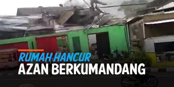 VIDEO: Azan Berkumandang Saat Angin Hancurkan Atap Rumah di Temanggung