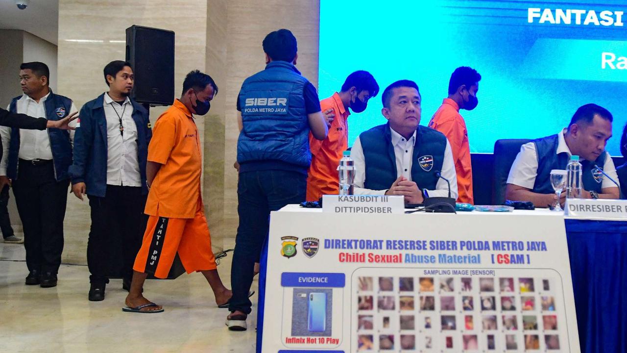 Admin Grup Facebook Fantasi Sedarah ditangkap