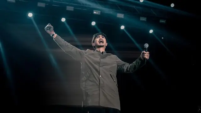 Konser tur "Tunggu Aku Di" oleh Sheila On 7 mencapai puncaknya di Stadion Si Jalak Harupat, Bandung (Instagram/@sheilaon7)