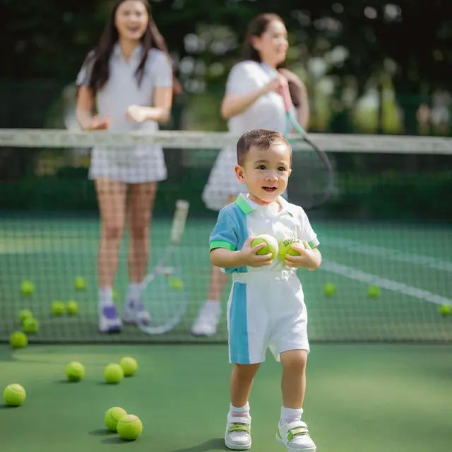Nagita Slavina dan Gege Elisa siap bertanding di Lagi Lagi Tenis (Foto: Instagram raffinagita1717)