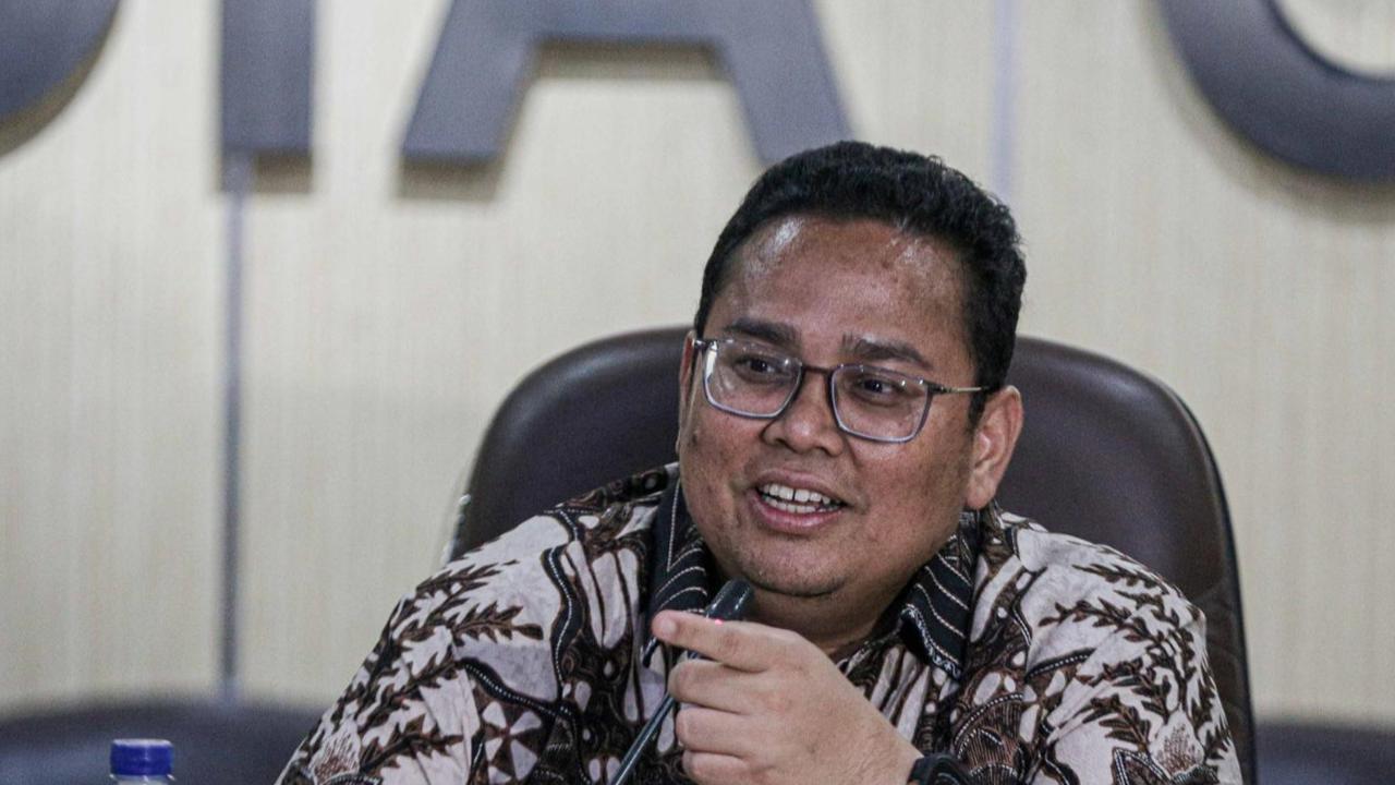 Ketua Bawaslu Rahmat Bagja memberikan keterangan terkait isu aktual pada tahapan kampanye di Kantor Bawaslu, Jakarta, Selasa (19/12/2023).