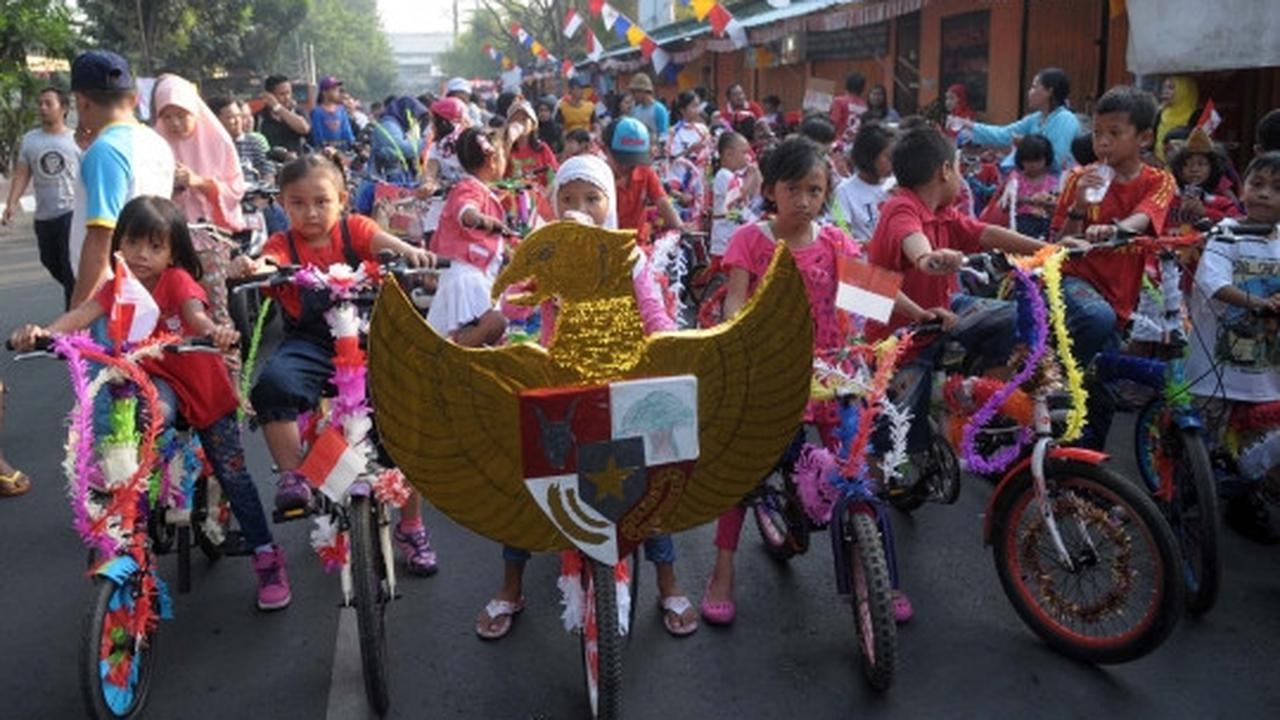 Kemeriahan parade sepeda hias sambut Hari Kemerdekaan