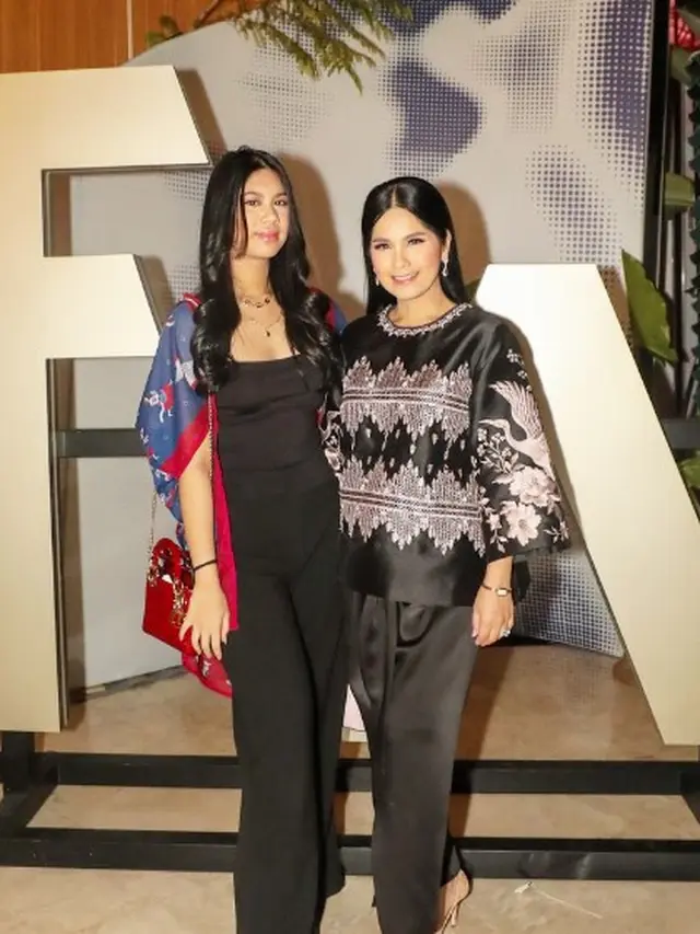 Fashion Annisa Yudhoyono Ala Ibu Pejabat yang Berwibawa