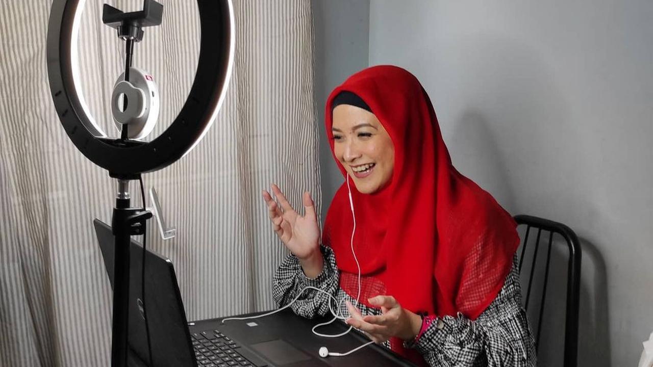 Andhara Early mengaku senang dengan aktivitas yang dia lakukan mengantar dan menjemput anaknya dan teman-teman sang anak sekolah. Andhara Early juga mengucap syukur atas kehidupannya sekarang.<br>